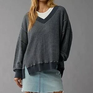 AEO Big Hug V-Neck Waffle Navy Sweatshirt